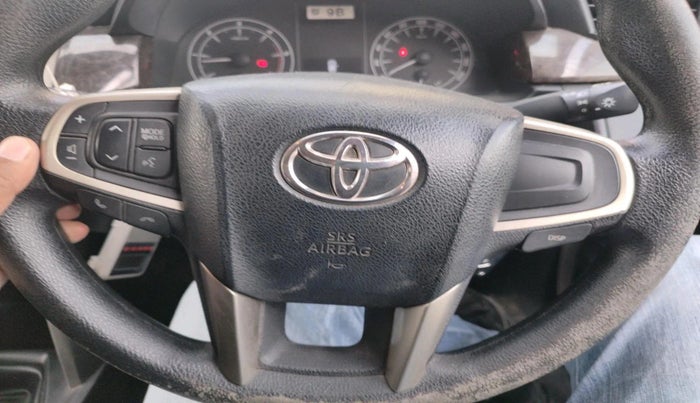 2022 Toyota Innova Crysta 2.4 G 7 STR, Diesel, Manual, 44,160 km, interior