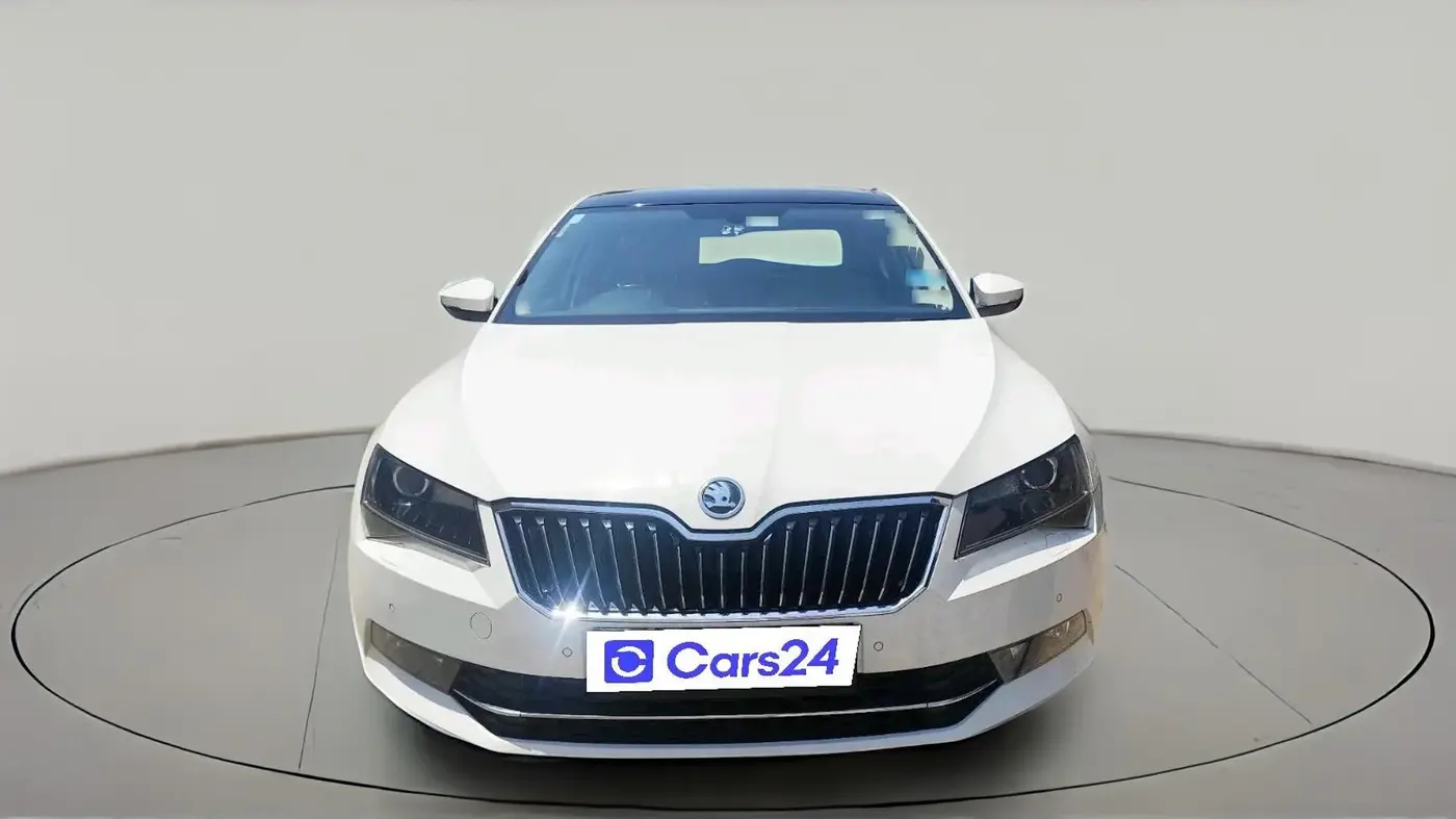 2018 Skoda Superb L&K 2.0 TDI AT, Diesel, Automatic, 1,27,726 km, exterior