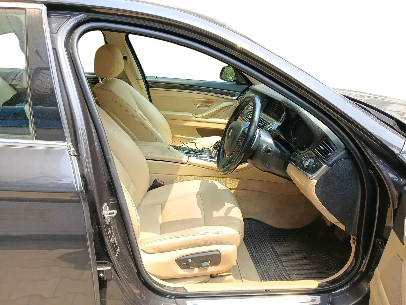 2016 BMW 5 Series 520 D SPORTSLINE, Diesel, Automatic, 57,374 km, interior