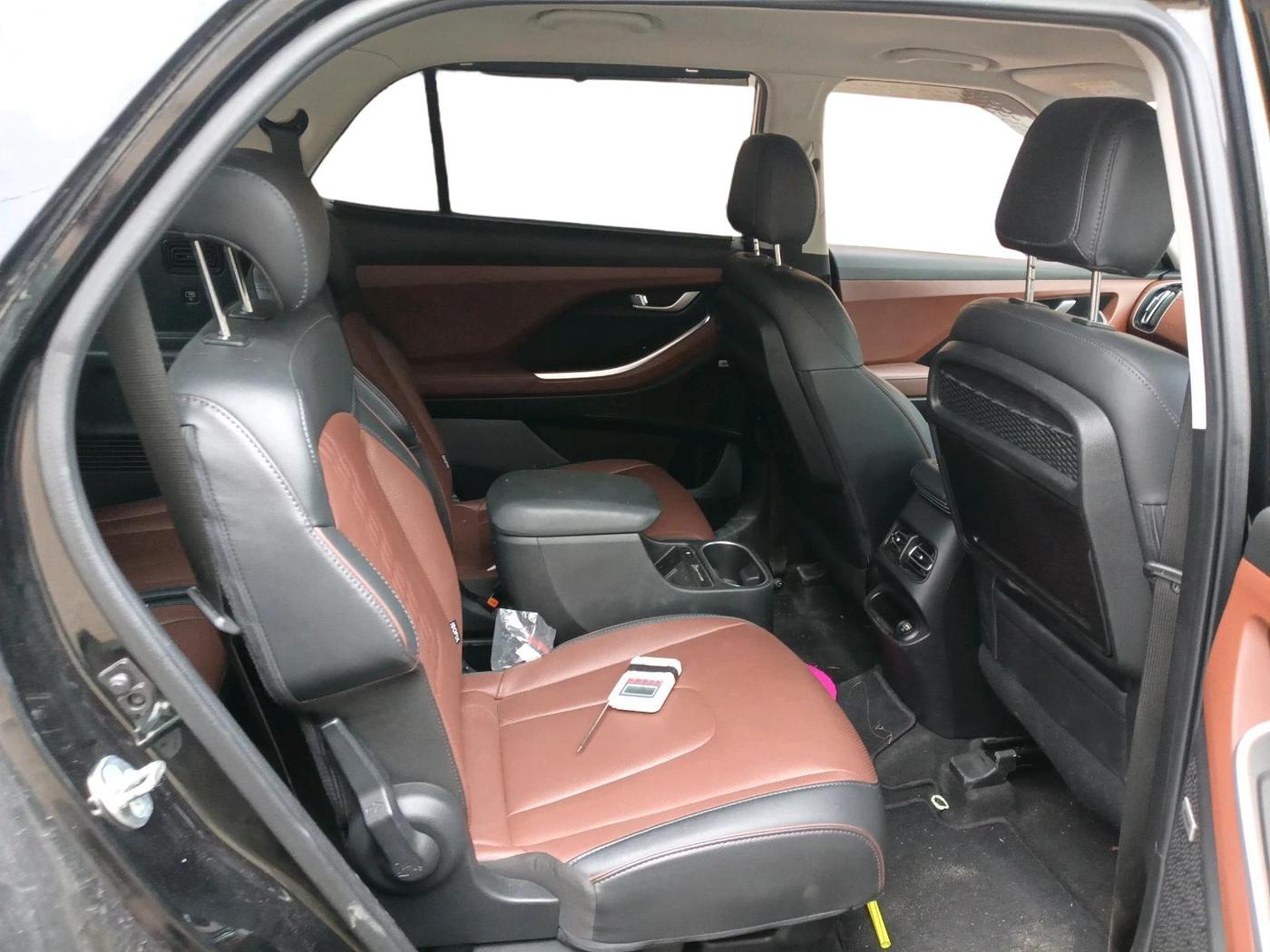 2022 Hyundai ALCAZAR 2.0 SIGNATURE (O) AT 6STR, Petrol, Automatic, 14,989 km, interior