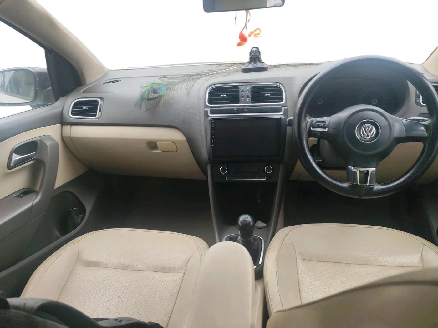 2013 Volkswagen Vento HIGHLINE DIESEL 1.6, Diesel, Manual, 1,23,456 km, interior