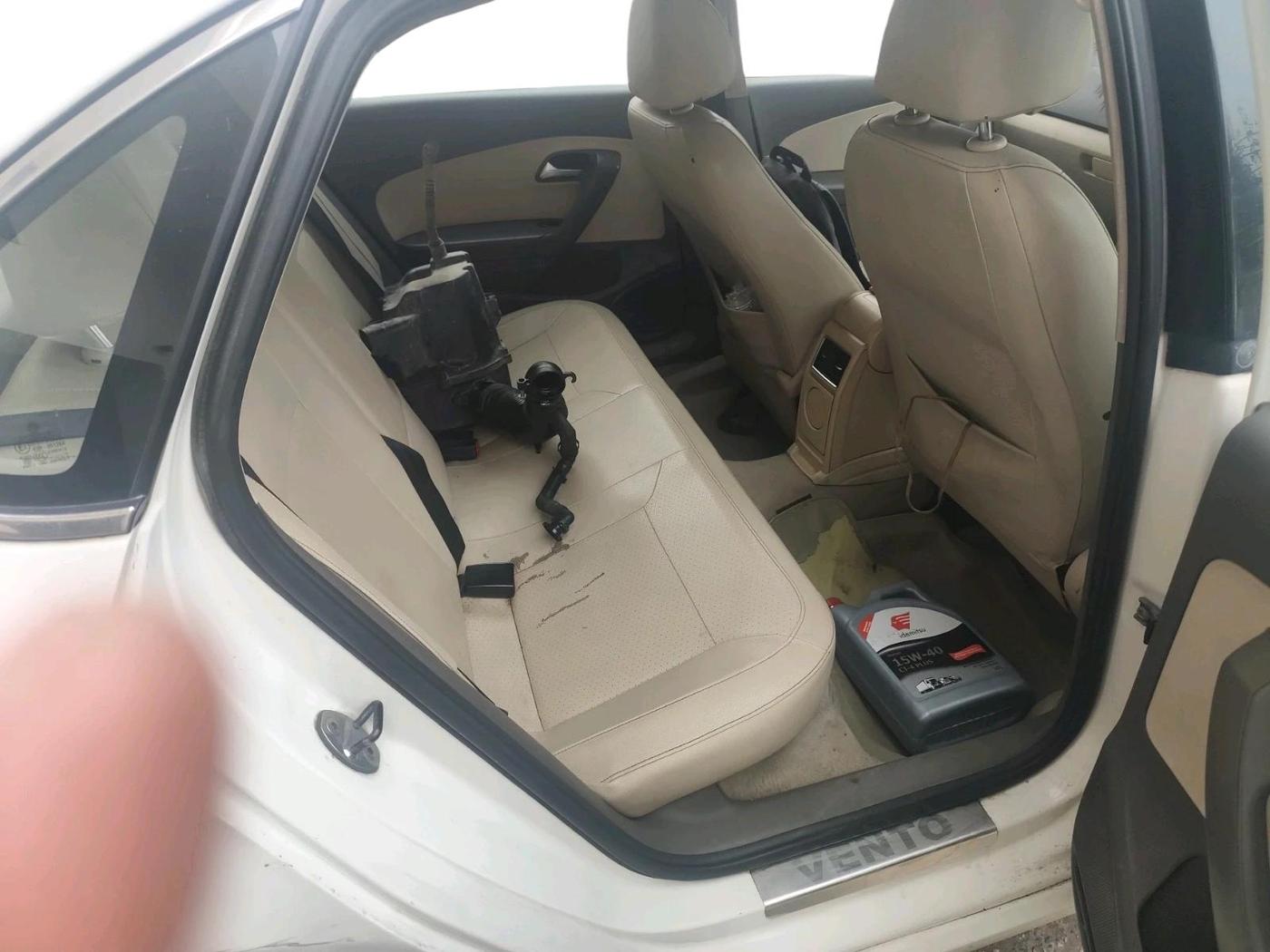 2013 Volkswagen Vento HIGHLINE DIESEL 1.6, Diesel, Manual, 1,23,456 km, interior