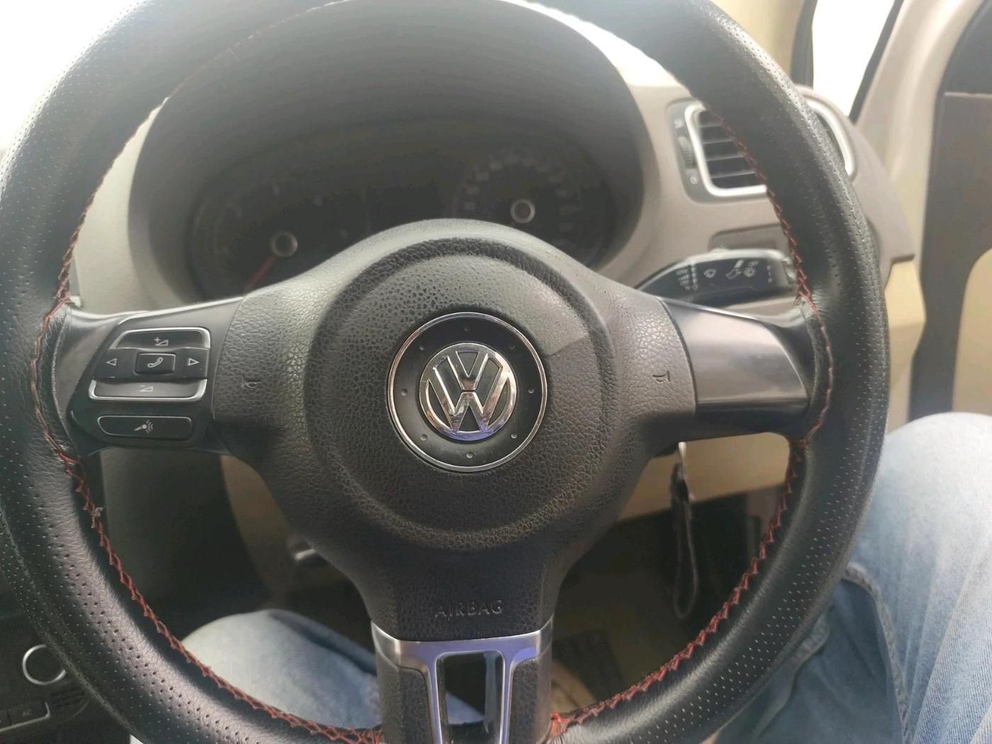 2013 Volkswagen Vento HIGHLINE DIESEL 1.6, Diesel, Manual, 1,23,456 km, interior