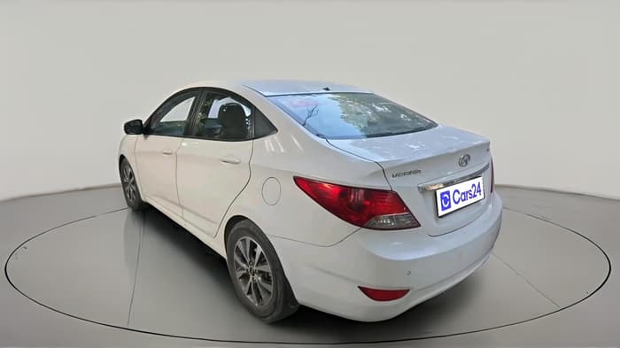 2014 Hyundai Verna FLUIDIC 1.6 CRDI SX, Diesel, Manual, 1,36,318 km, exterior