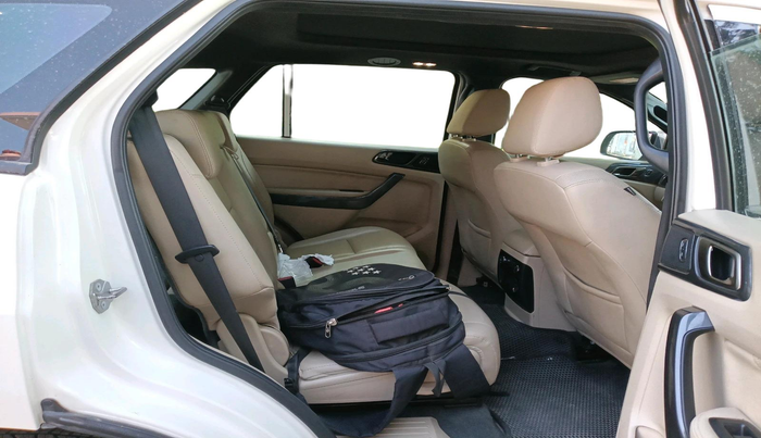 2016 Ford Endeavour TITANIUM 3.2 4X4 AT, Diesel, Automatic, 1,02,269 km, interior