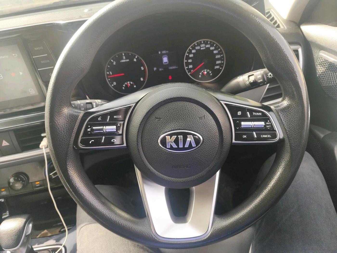 2020 KIA SELTOS HTK PLUS AT 1.5 DIESEL, Diesel, Automatic, 1,08,366 km, interior