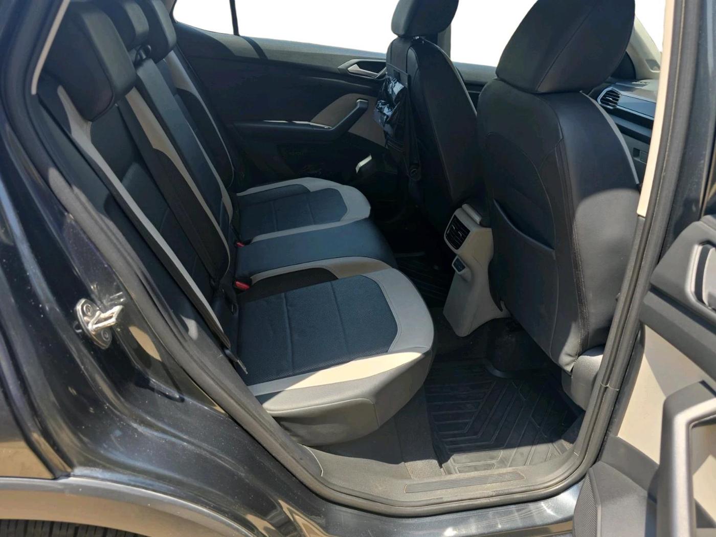 2023 Volkswagen TAIGUN  Topline 1.0 TSI AT (Electric Seats), Petrol, Automatic, 32,957 km, interior