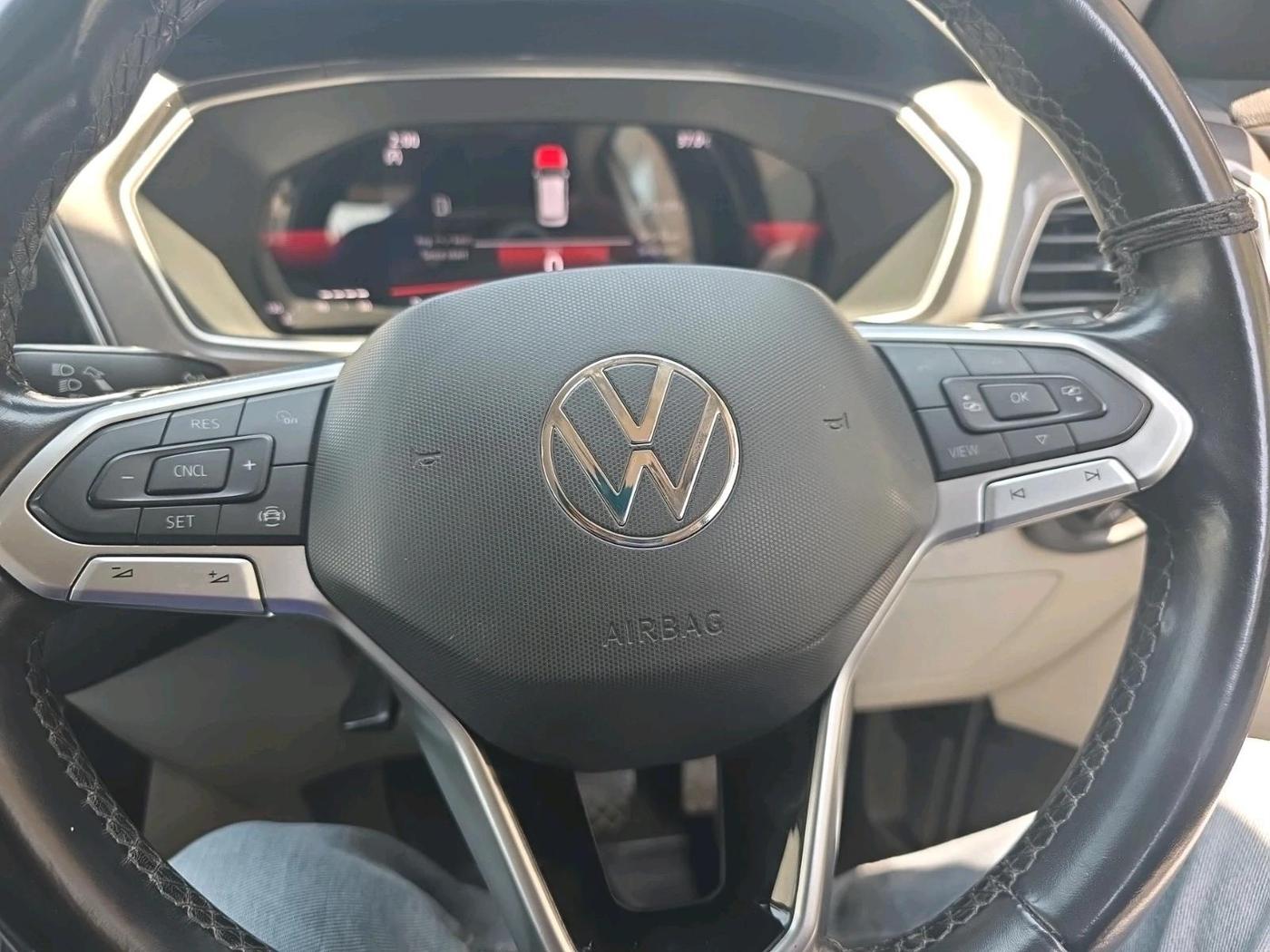 2023 Volkswagen TAIGUN  Topline 1.0 TSI AT (Electric Seats), Petrol, Automatic, 32,957 km, interior