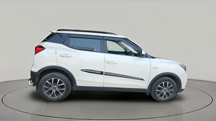 2022 Mahindra XUV300 W6 1.2 PETROL AMT, Petrol, Automatic, 31,056 km, exterior