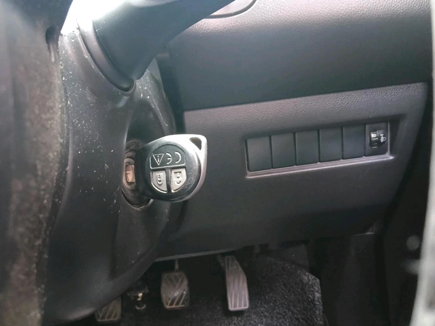2020 Maruti Swift VXI, Petrol, Manual, 83,619 km, interior
