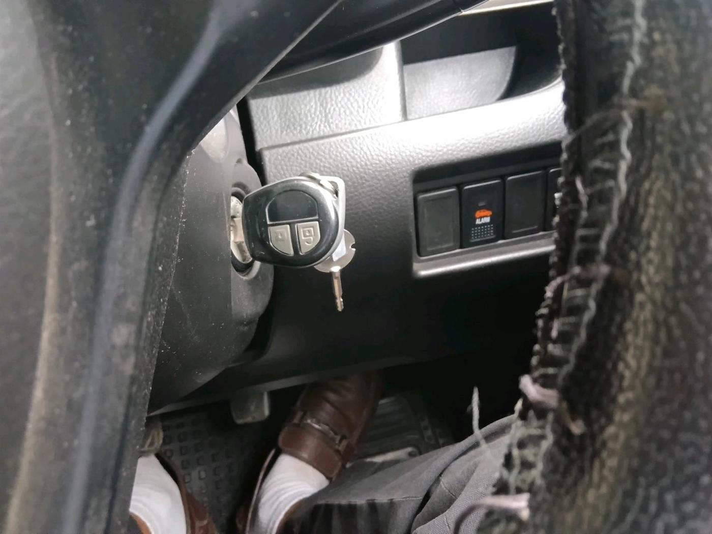 2015 Maruti Swift LXI, Petrol, Manual, 88,303 km, interior