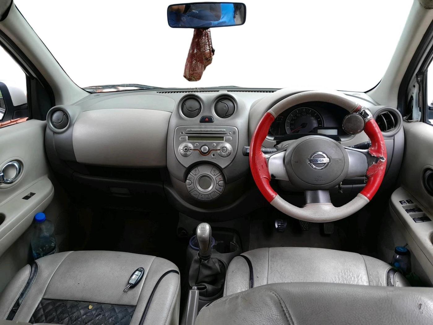 2011 Nissan Micra XV PREMIUM DIESEL, Diesel, Manual, 2,64,939 km, interior