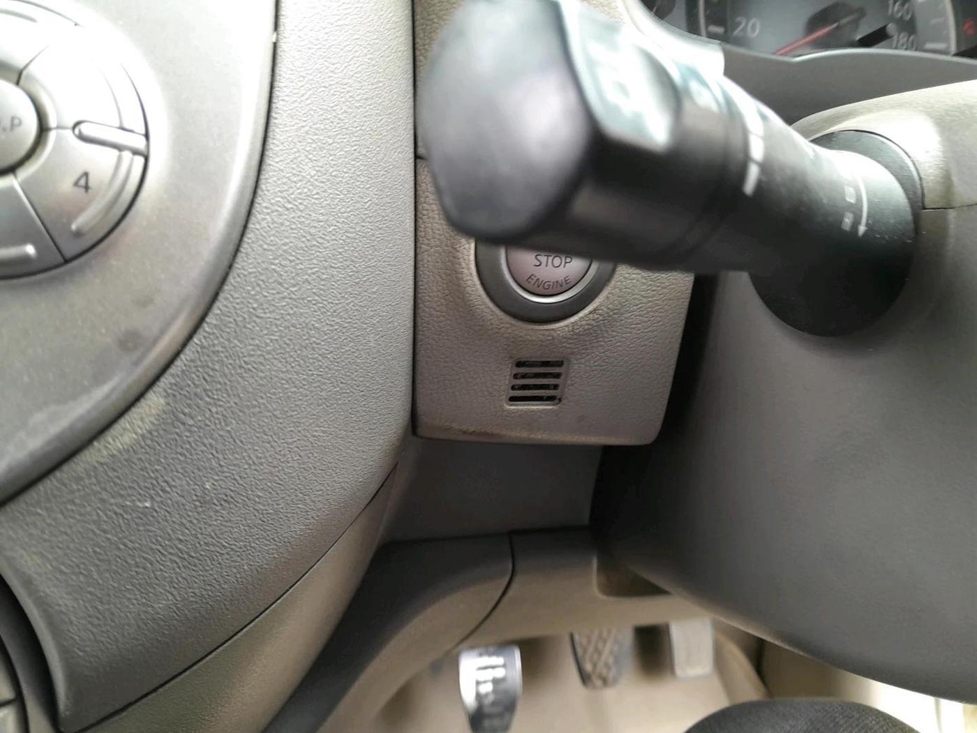2011 Nissan Micra XV PREMIUM DIESEL, Diesel, Manual, 2,64,939 km, interior