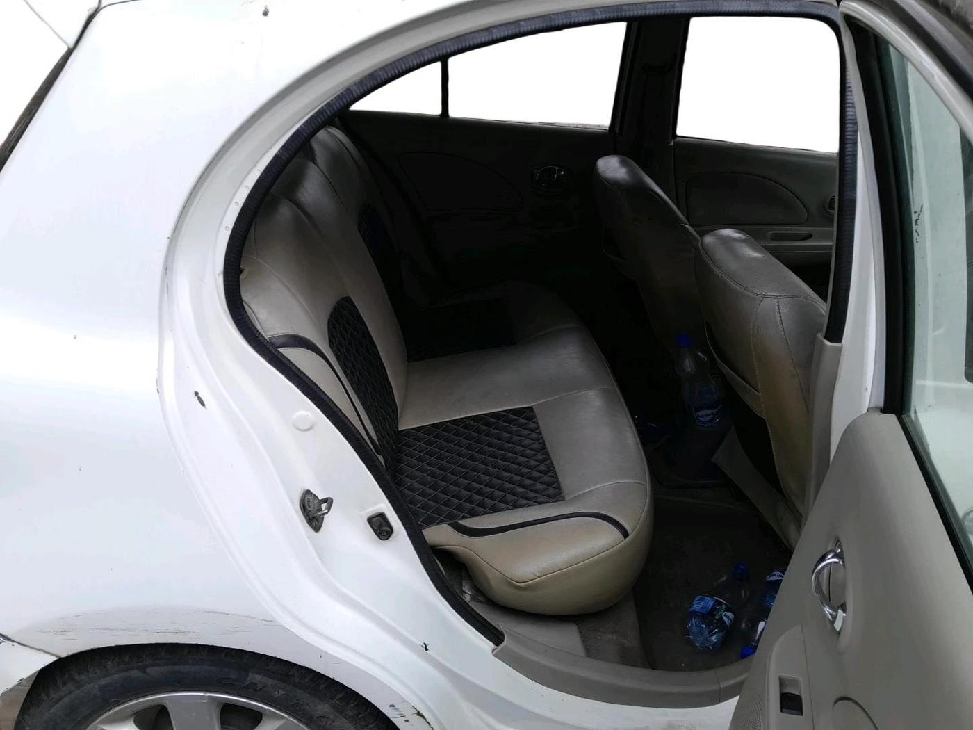 2011 Nissan Micra XV PREMIUM DIESEL, Diesel, Manual, 2,64,939 km, interior
