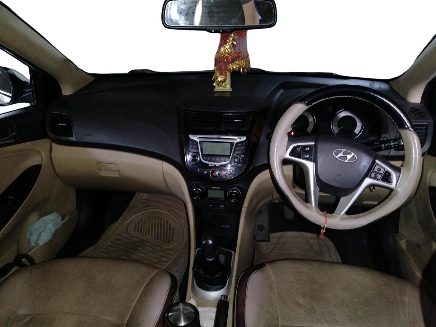 2012 Hyundai Verna FLUIDIC 1.6 CRDI SX, Diesel, Manual, 1,69,524 km, interior