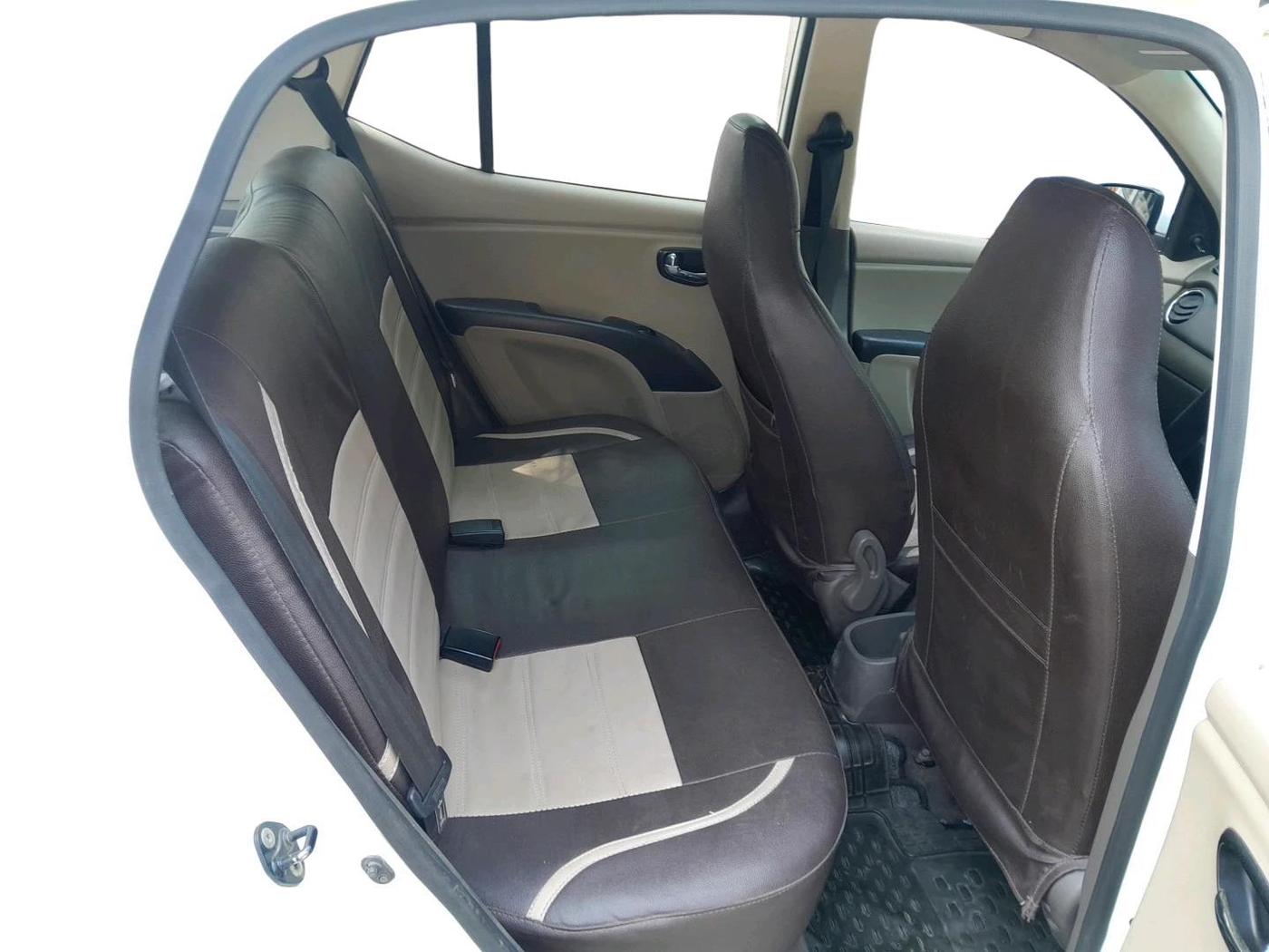 2013 Hyundai i10 MAGNA 1.1, CNG, Manual, 96,389 km, interior
