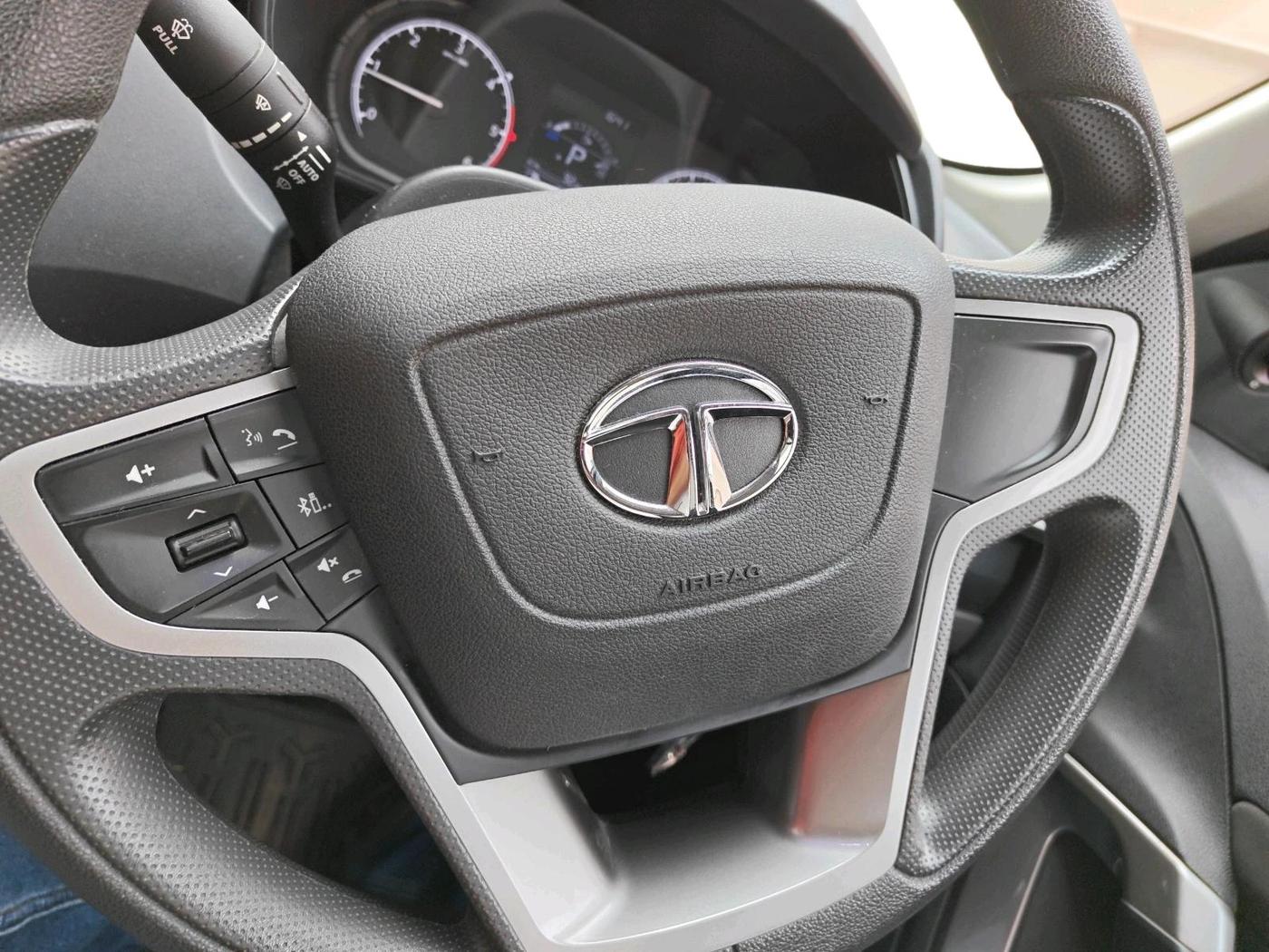 2023 Tata Harrier XMA SUNROOF 2.0L KRYOTEC, Diesel, Automatic, 67,023 km, interior
