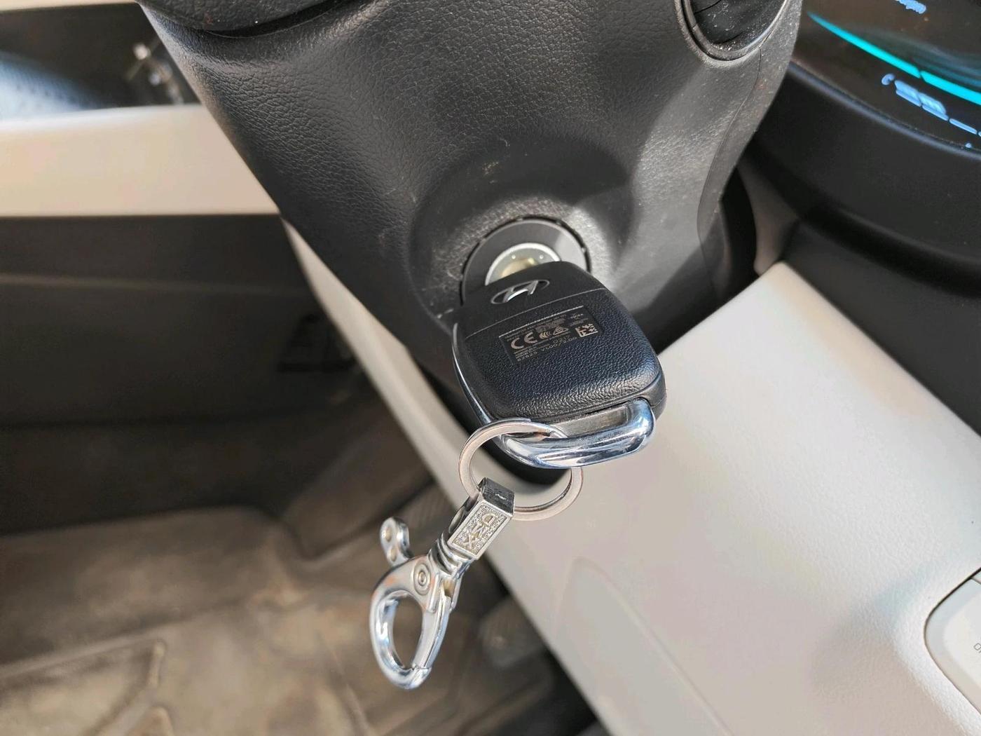 2025 Hyundai VENUE S Plus 1.2 Petrol MT, Petrol, Manual, 2,681 km, interior