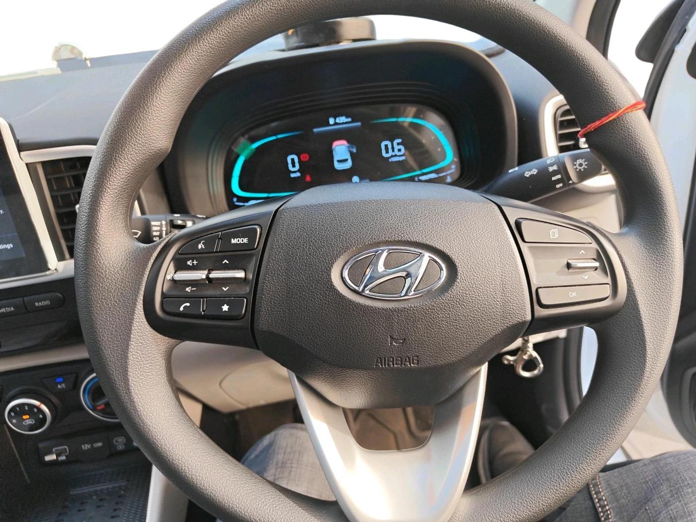 2025 Hyundai VENUE S Plus 1.2 Petrol MT, Petrol, Manual, 2,681 km, interior
