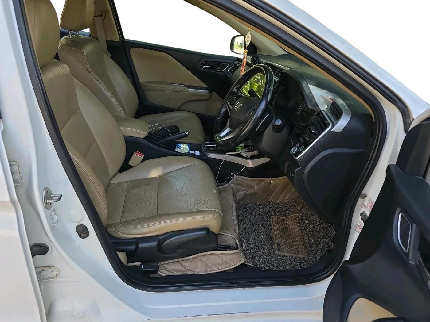 2018 Honda City 1.5L I-VTEC ZX CVT, Petrol, Automatic, 1,72,009 km, interior