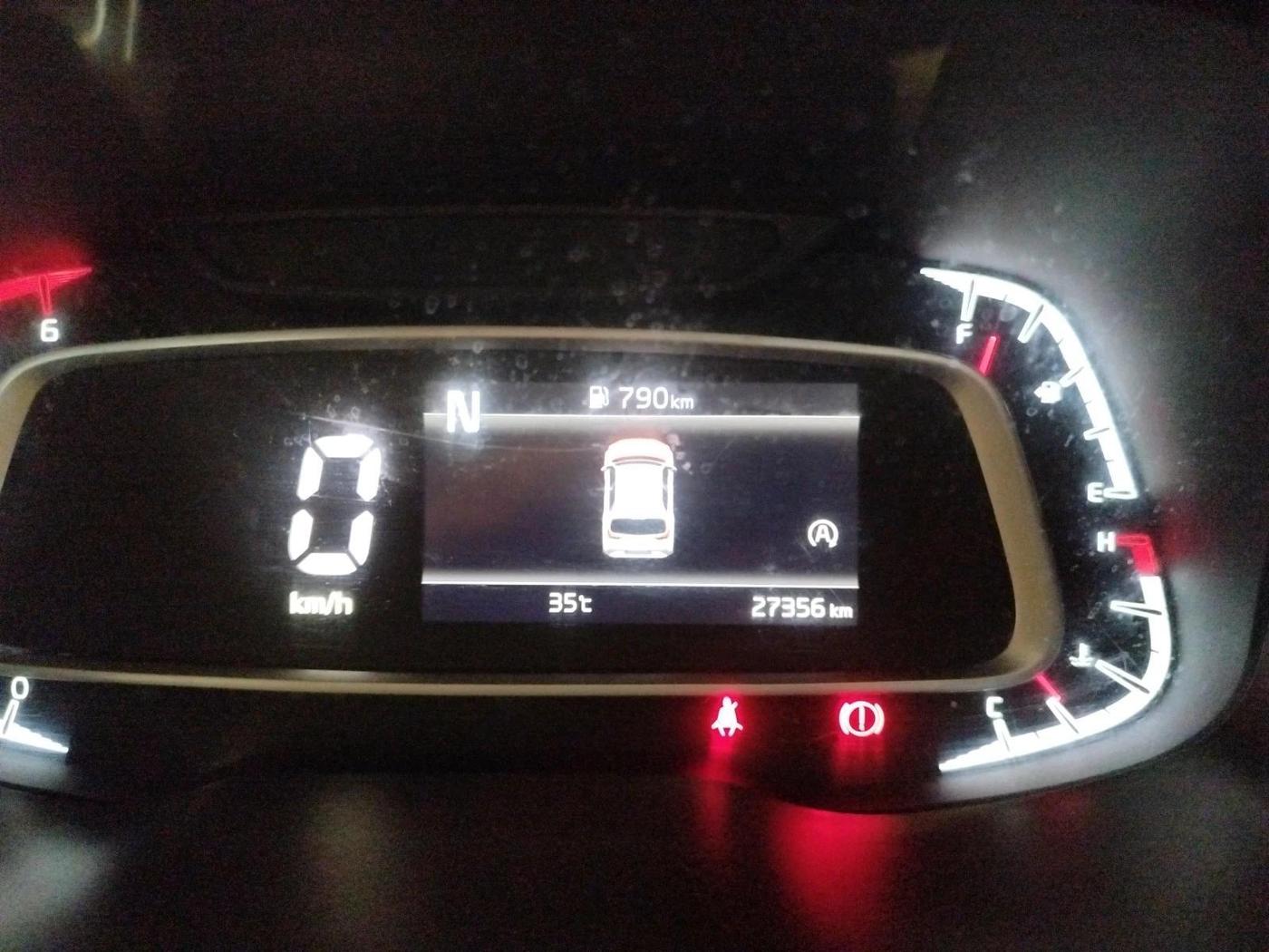 2023 KIA SONET HTX 1.5D IMT, Diesel, Manual, 27,356 km, interior