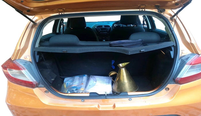 2017 Tata Tiago XZ PETROL, Petrol, Manual, 2,11,000 km, exterior