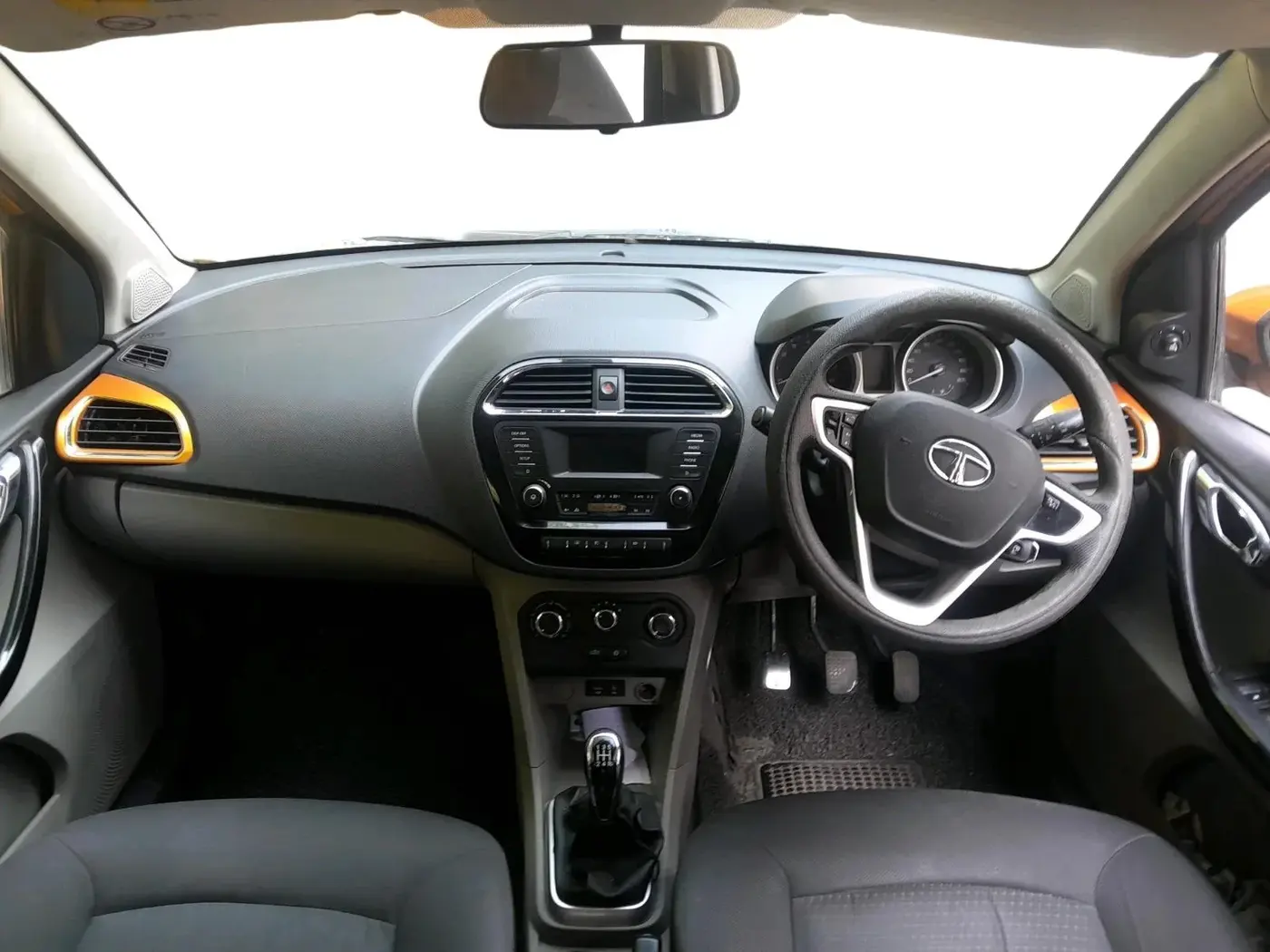 2017 Tata Tiago XZ PETROL, Petrol, Manual, 2,11,000 km, interior