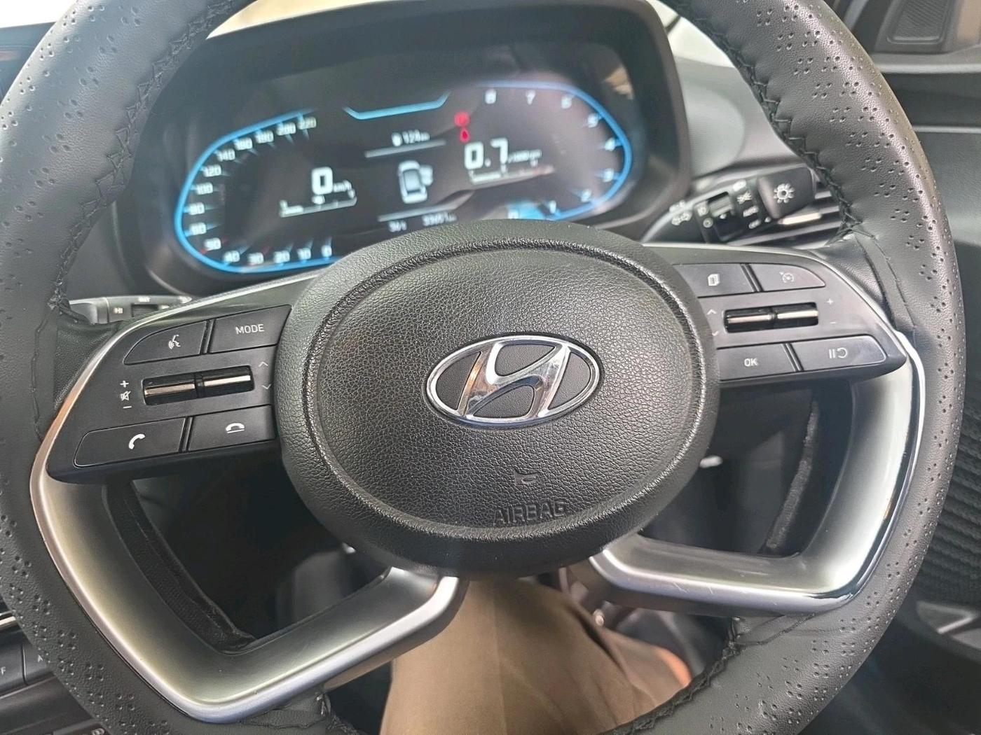 2022 Hyundai NEW I20 ASTA 1.2 MT, Petrol, Manual, 33,651 km, interior
