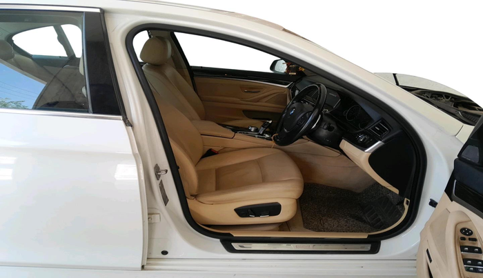 2016 BMW 5 Series 520D LUXURY LINE, Diesel, Automatic, 78,192 km, interior