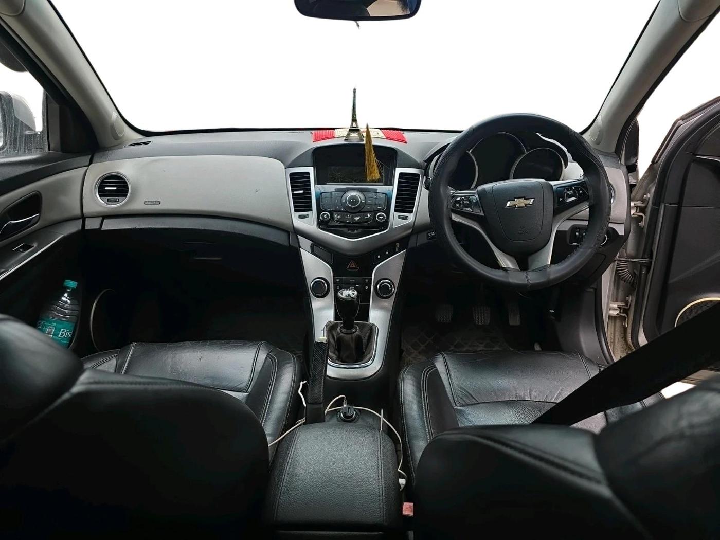 2012 Chevrolet Cruze LTZ, Diesel, Manual, 85,067 km, interior