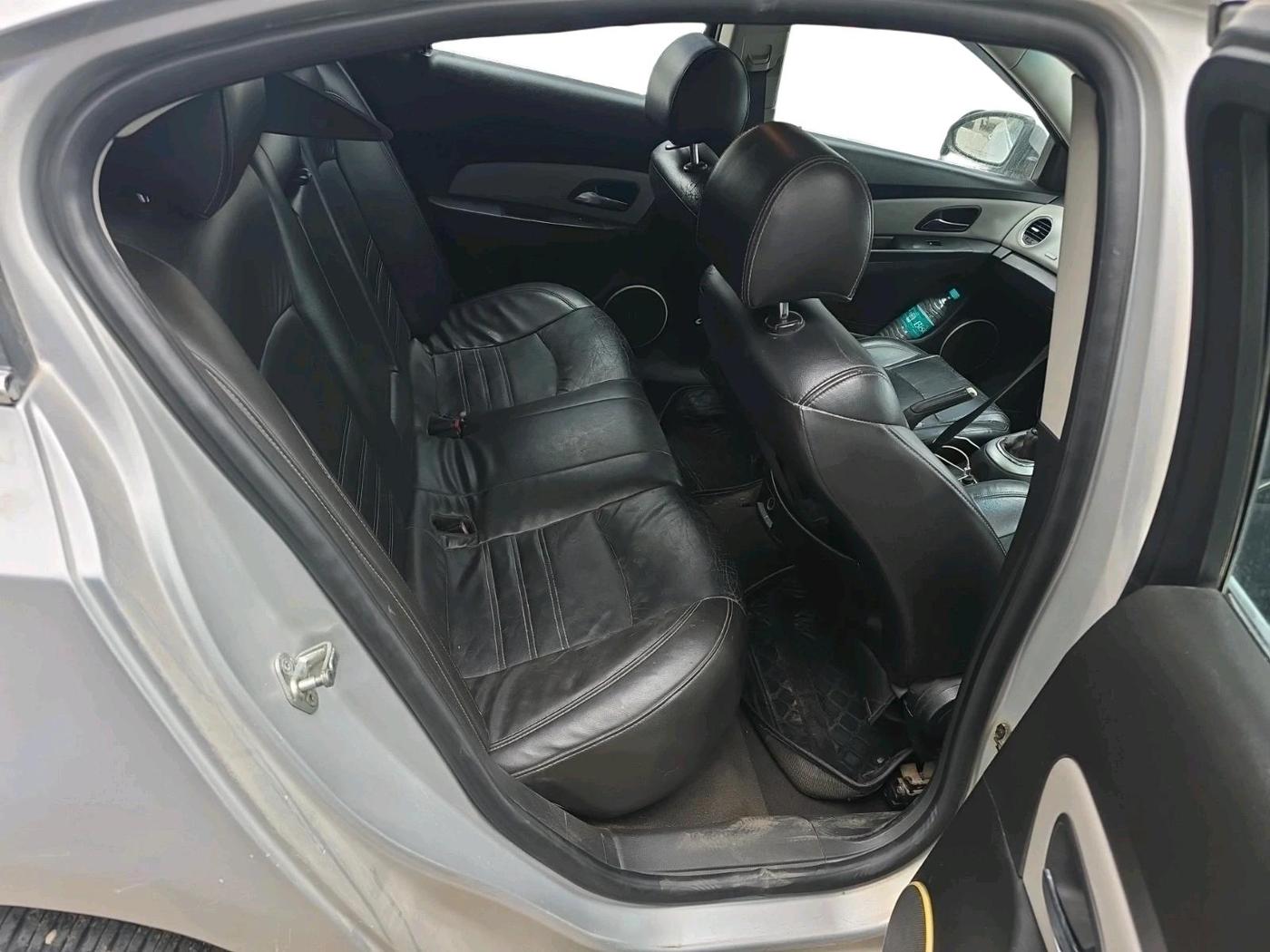 2012 Chevrolet Cruze LTZ, Diesel, Manual, 85,067 km, interior
