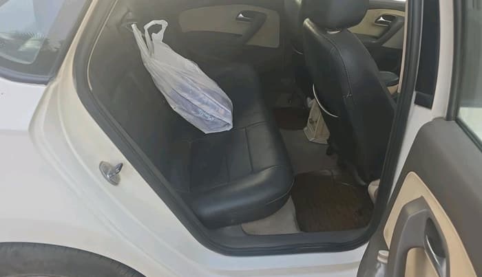 2011 Volkswagen Vento HIGHLINE DIESEL 1.6, Diesel, Manual, 2,45,091 km, interior