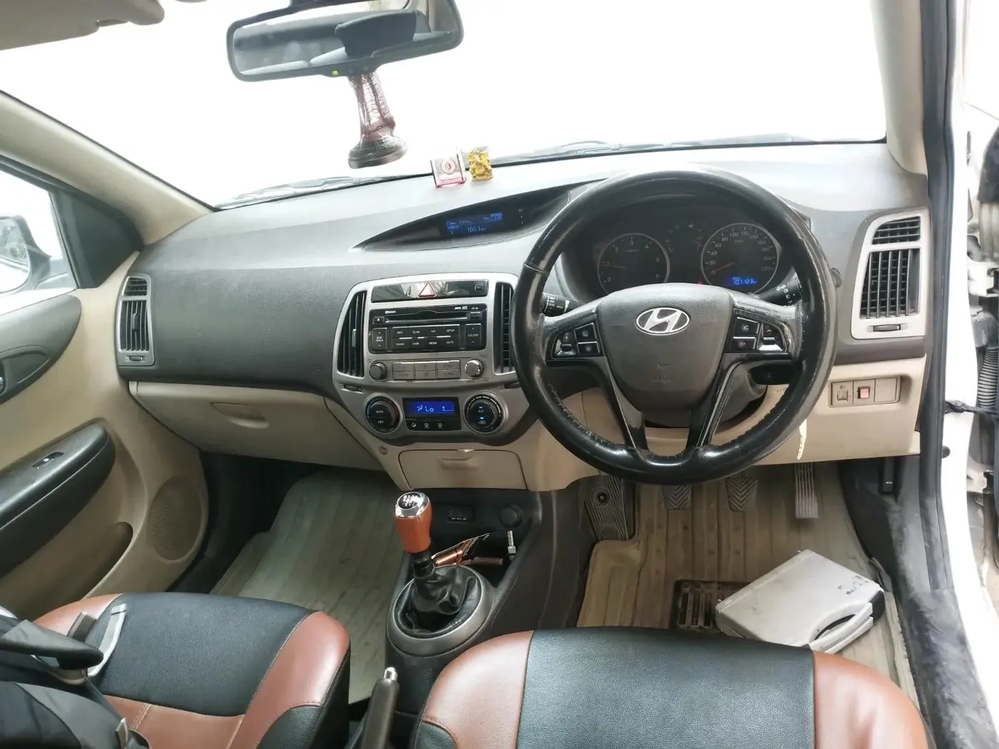 2014 Hyundai i20 SPORTZ 1.4 CRDI, Diesel, Manual, 1,08,565 km, interior