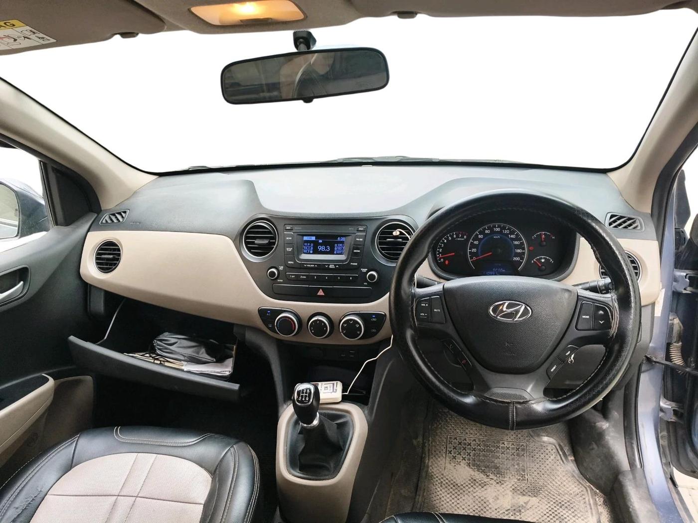 2016 Hyundai Grand i10 SPORTZ 1.2 KAPPA VTVT, Petrol, Manual, 1,10,997 km, interior