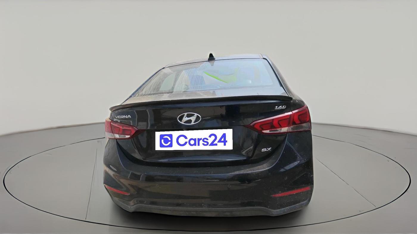 2018 Hyundai Verna 1.6 CRDI SX + AT, Diesel, Automatic, 1,04,931 km, exterior