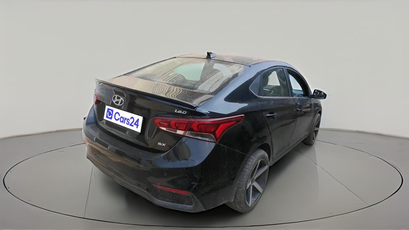 2018 Hyundai Verna 1.6 CRDI SX + AT, Diesel, Automatic, 1,04,931 km, exterior