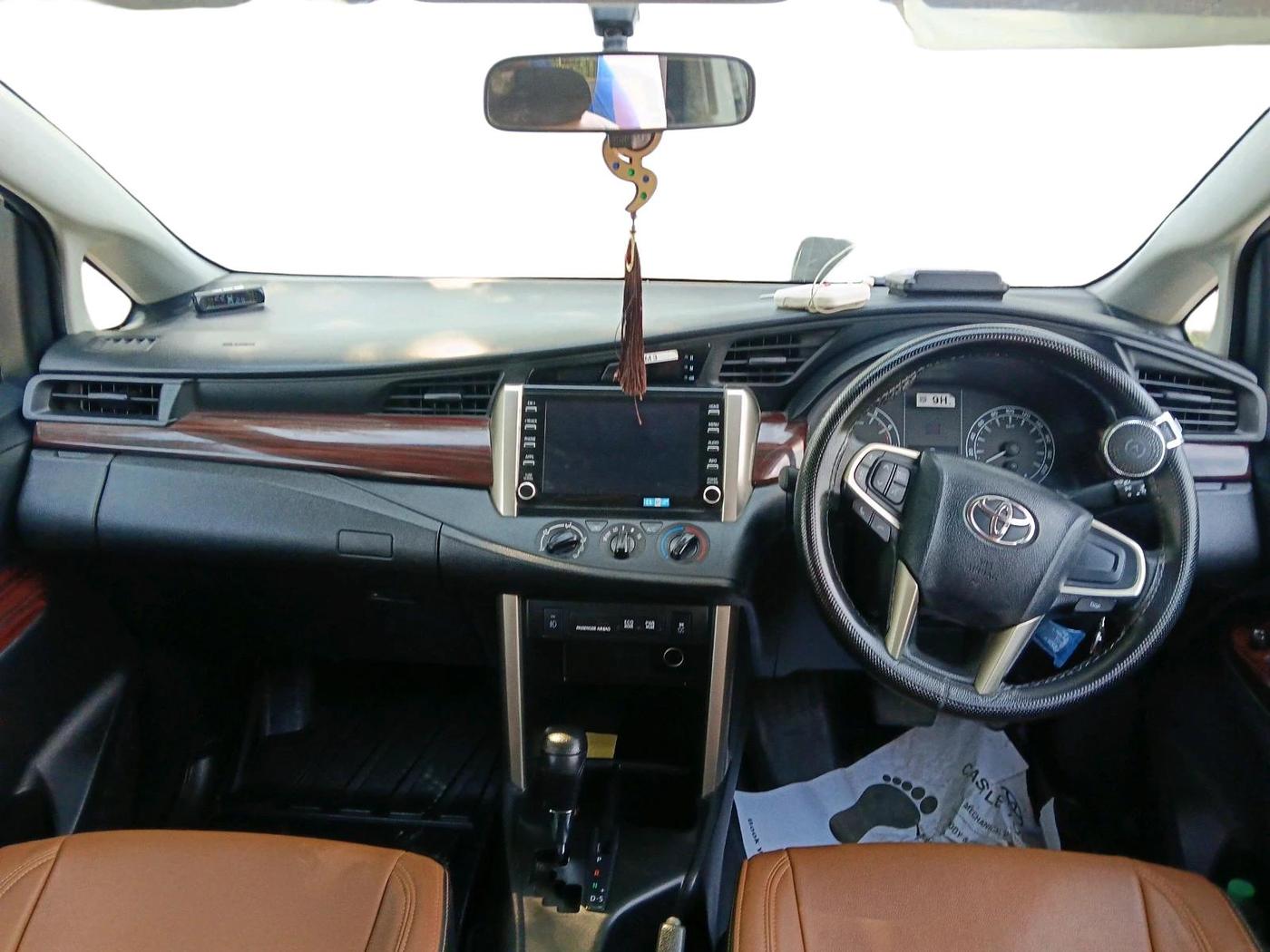 2022 Toyota Innova Crysta 2.7 GX AT 8 STR, Petrol, Automatic, 65,000 km, interior