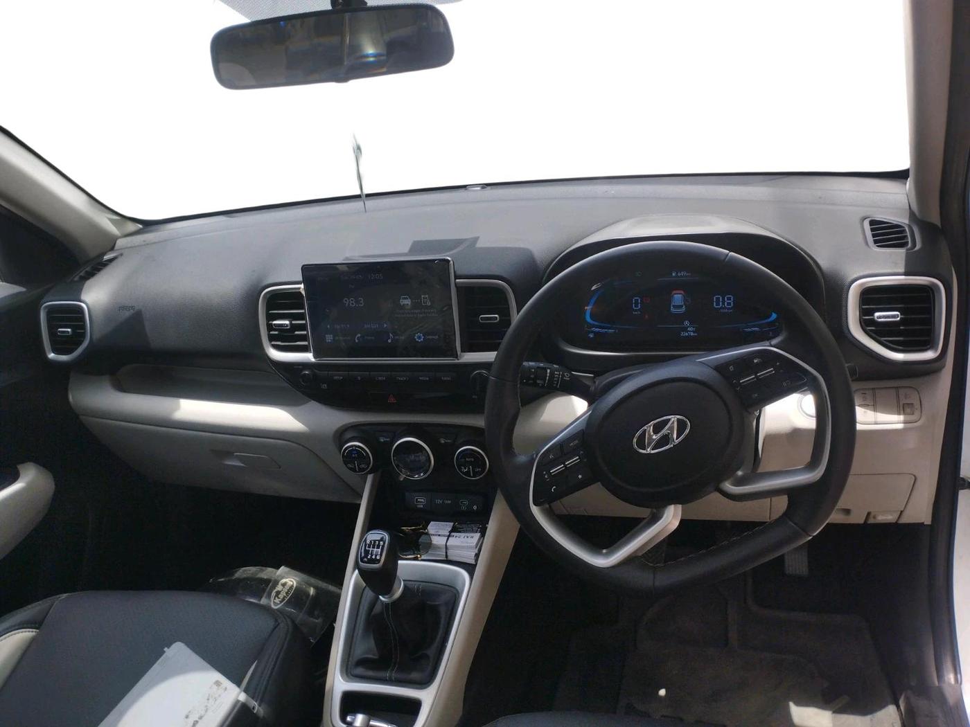 2025 Hyundai VENUE SX 1.5 CRDI, Diesel, Manual, 22,678 km, interior