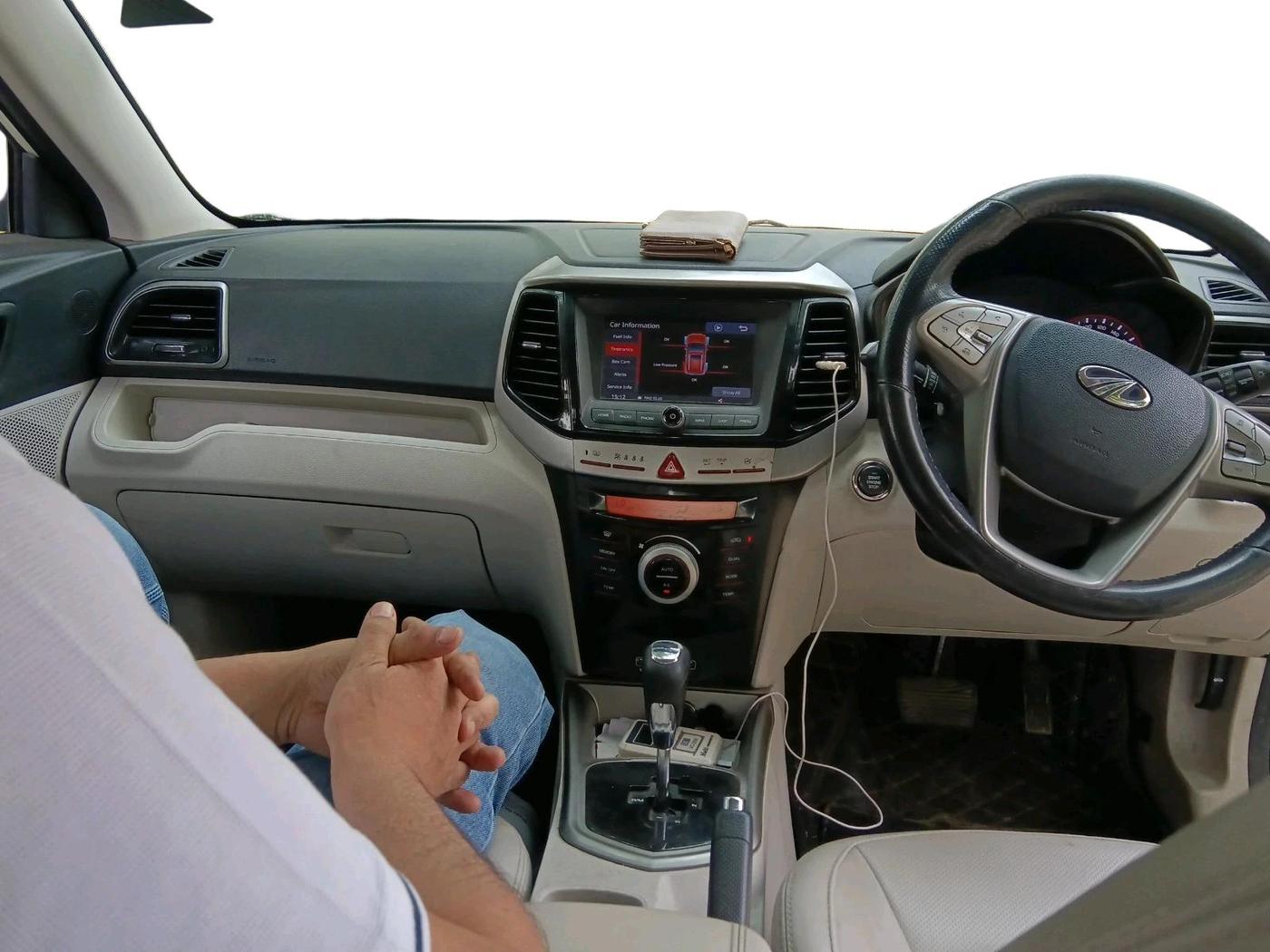 2021 Mahindra XUV300 W8 (O) 1.5 DIESEL AMT, Diesel, Automatic, 55,348 km, interior