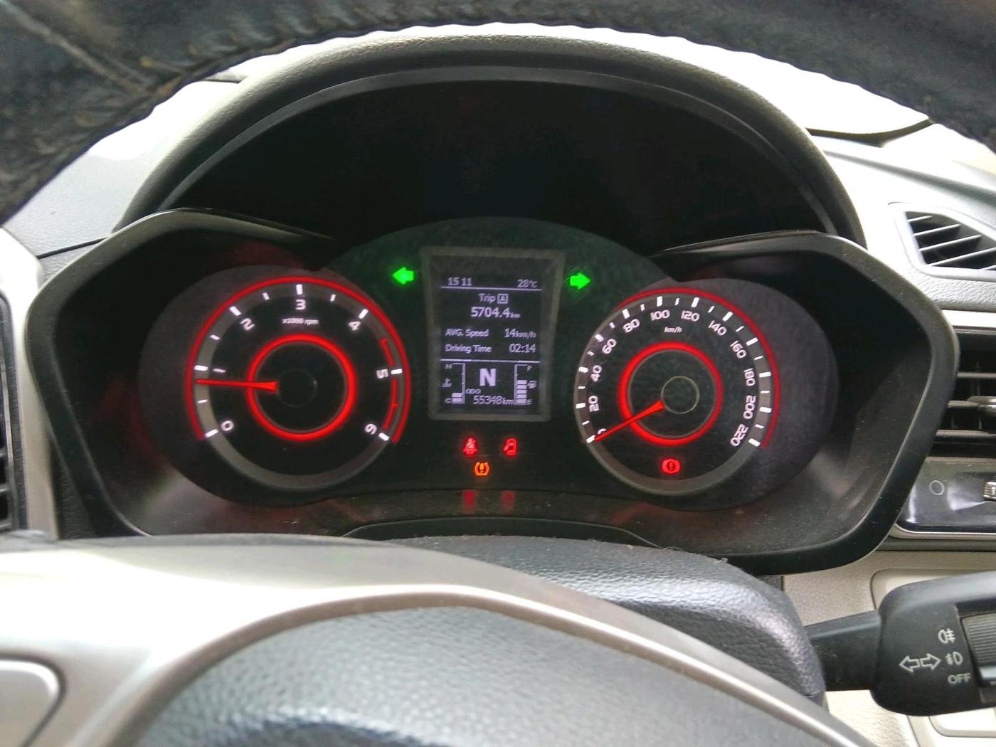 2021 Mahindra XUV300 W8 (O) 1.5 DIESEL AMT, Diesel, Automatic, 55,348 km, interior
