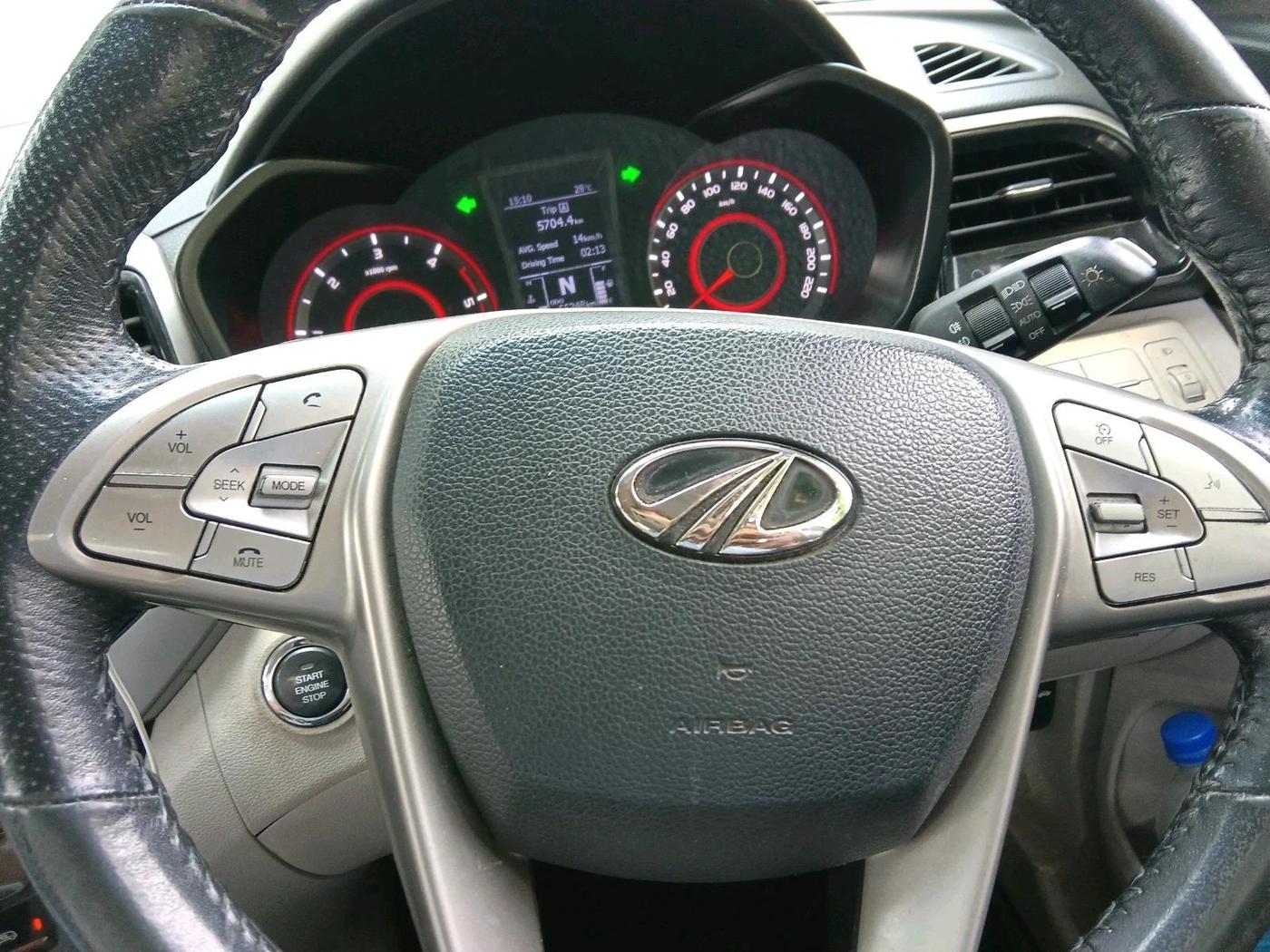 2021 Mahindra XUV300 W8 (O) 1.5 DIESEL AMT, Diesel, Automatic, 55,348 km, interior