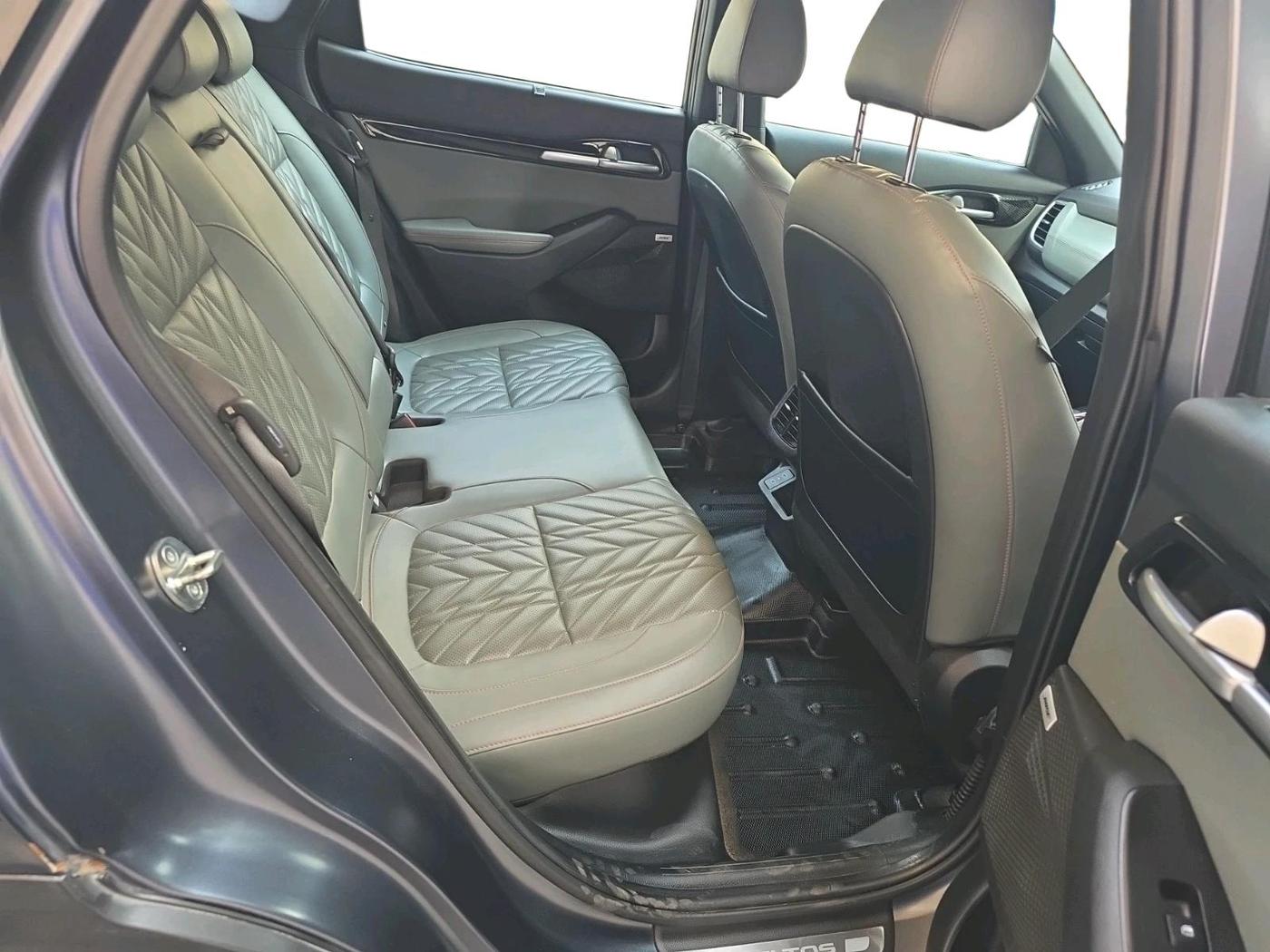 2023 KIA SELTOS  X LINE 1.5 TURBO PETROL DCT, Petrol, Automatic, 48,816 km, interior