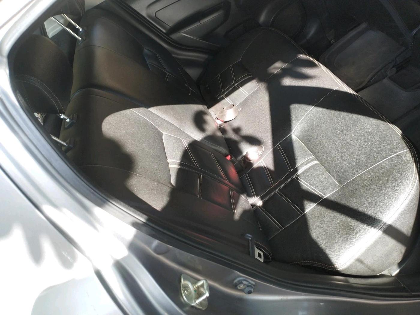 2015 Maruti Swift LXI (O), Petrol, Manual, 1,92,989 km, interior