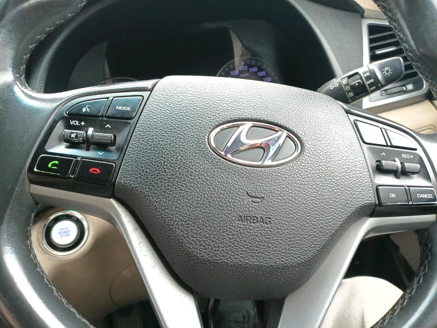 2016 Hyundai Tucson GLS 2WD AT DIESEL, Diesel, Automatic, 96,903 km, interior