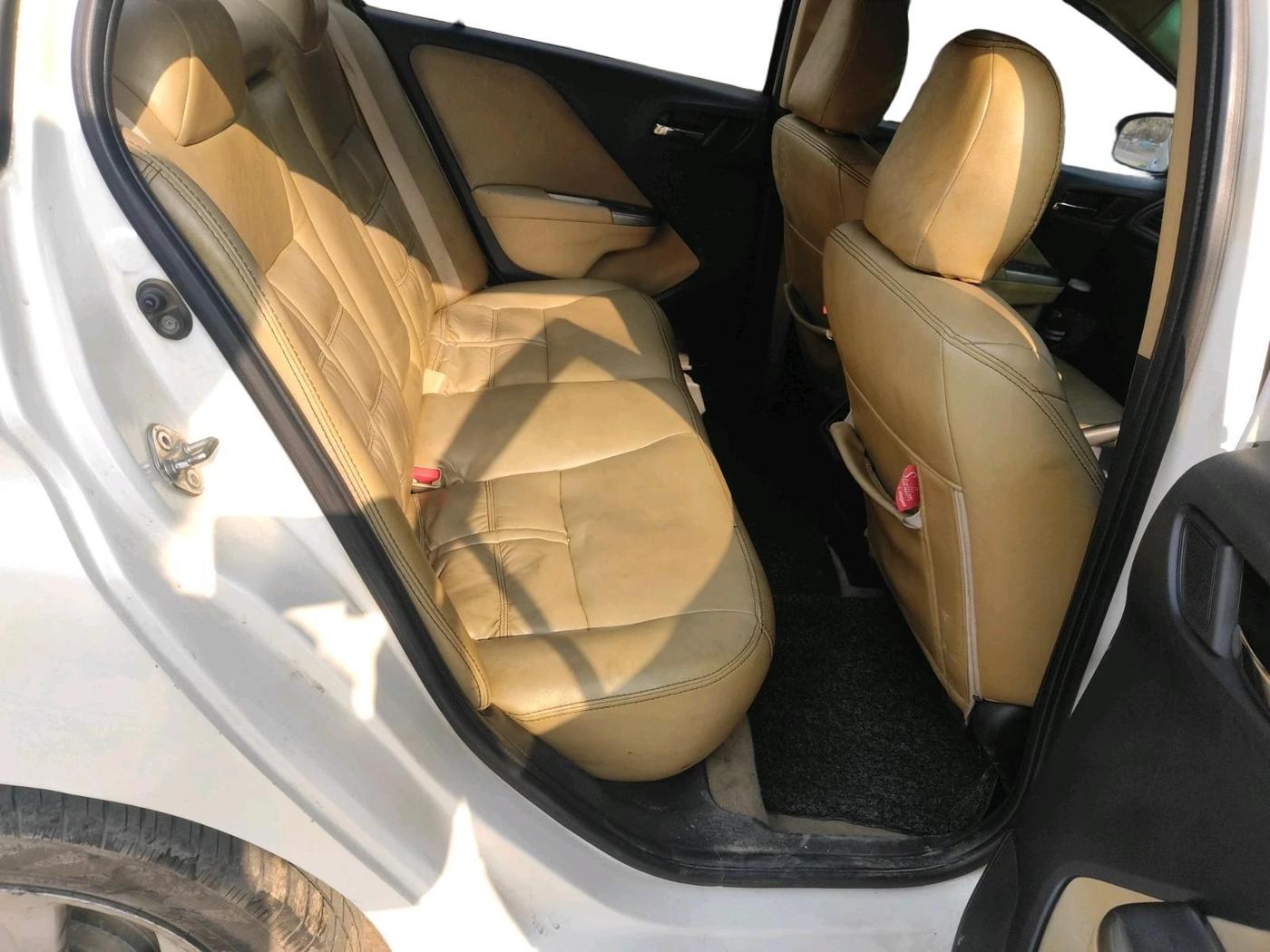 2015 Honda City 1.5L I-DTEC V, Diesel, Manual, 1,00,000 km, interior