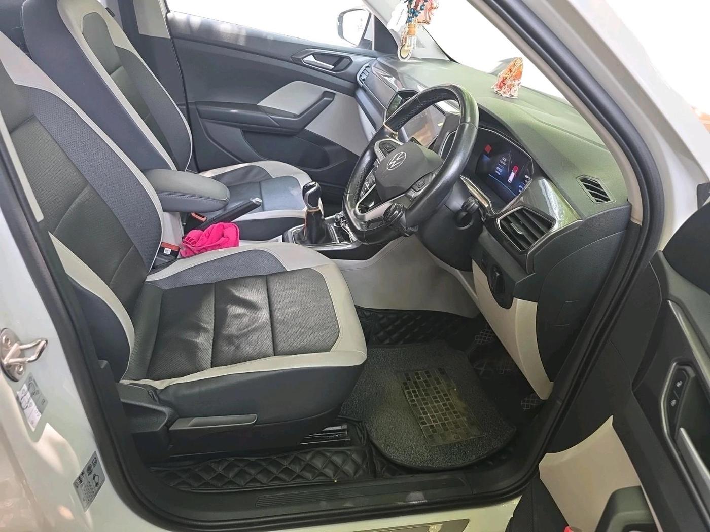 2022 Volkswagen TAIGUN TOPLINE 1.0 TSI MT, Petrol, Manual, 40,813 km, interior
