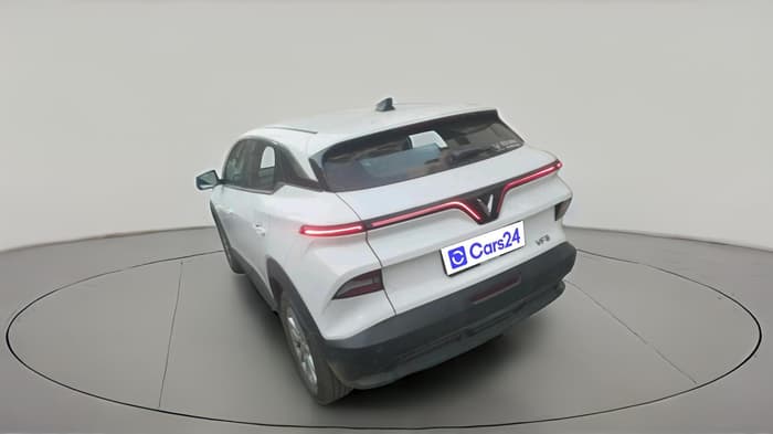 2026 Vinfast VF 6 Earth, Electric, Automatic, 7,407 km, exterior