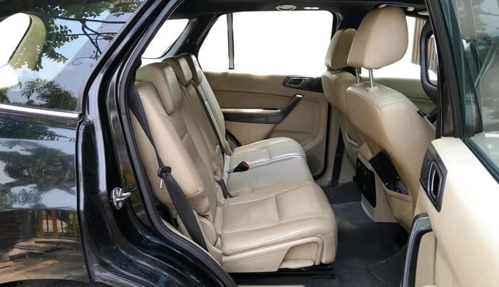 2017 Ford Endeavour TITANIUM 3.2 4X4 AT, Diesel, Automatic, 1,23,329 km, interior