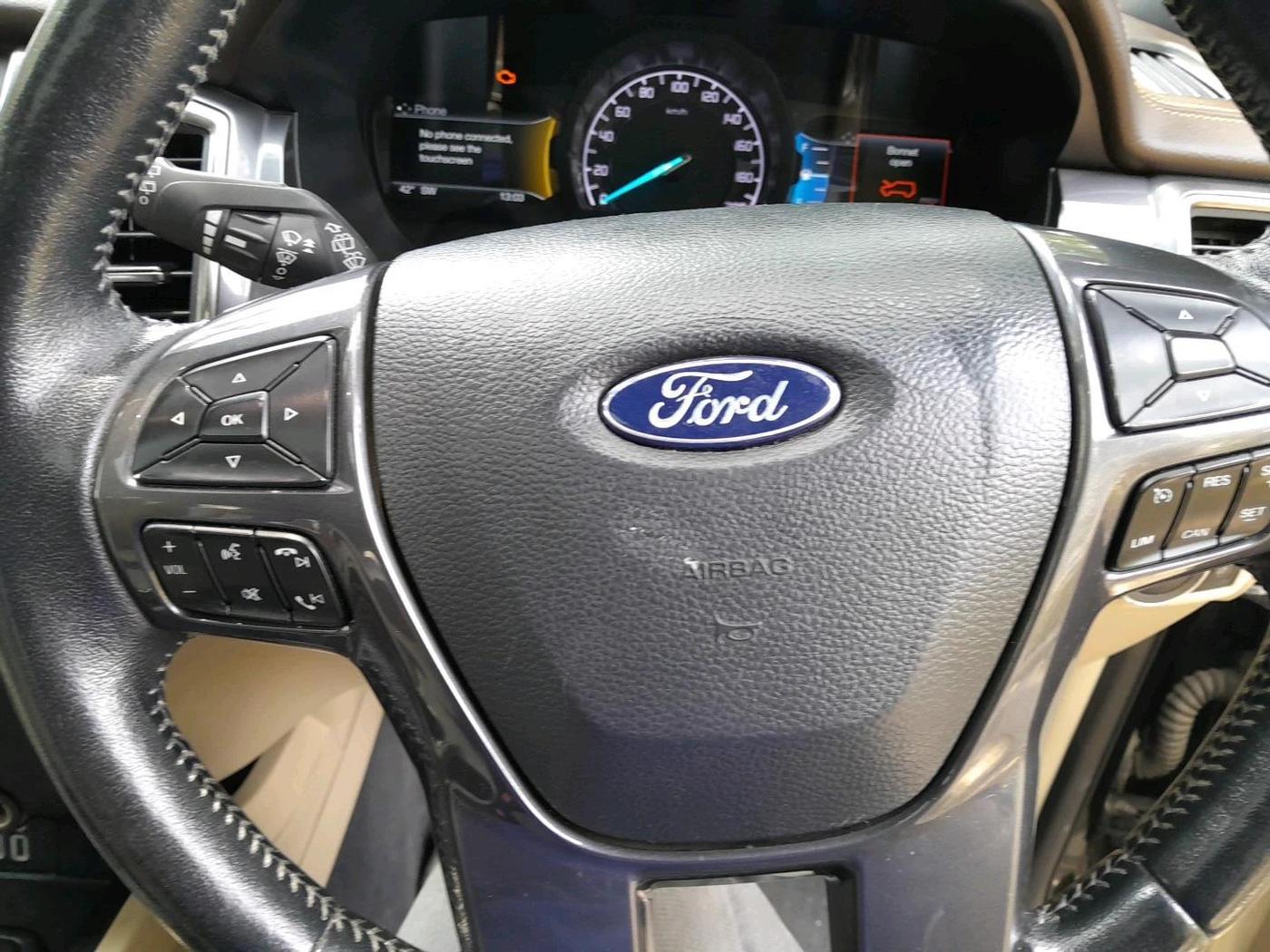 2017 Ford Endeavour TITANIUM 3.2 4X4 AT, Diesel, Automatic, 1,23,329 km, interior