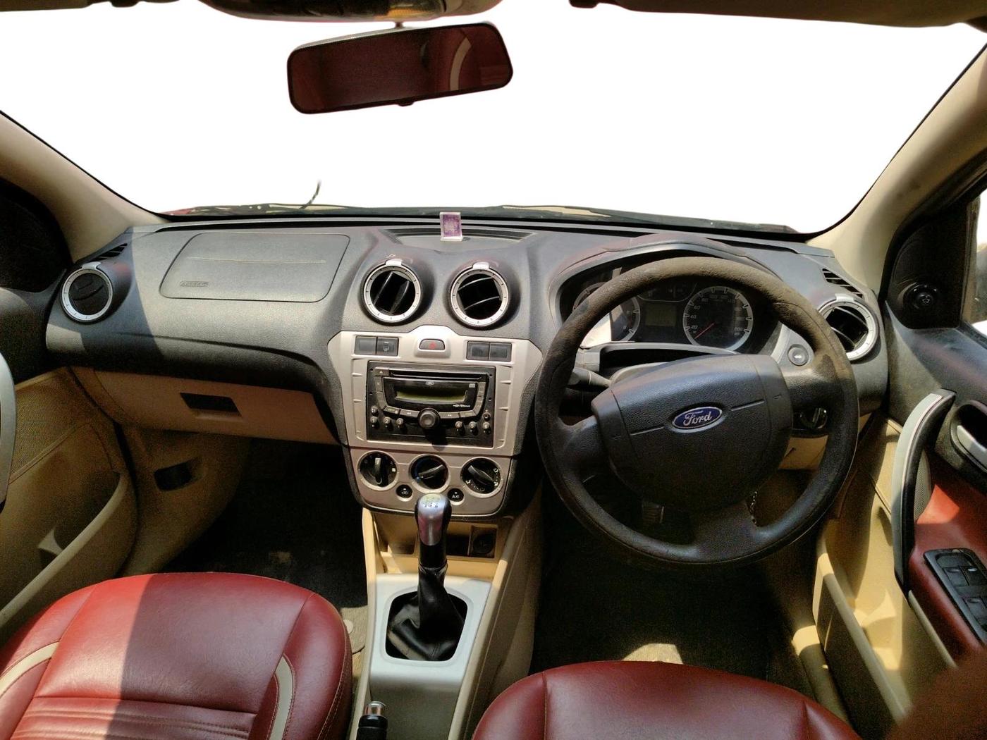 2014 Ford Fiesta TITANIUM DIESEL, Diesel, Manual, 1,18,037 km, interior